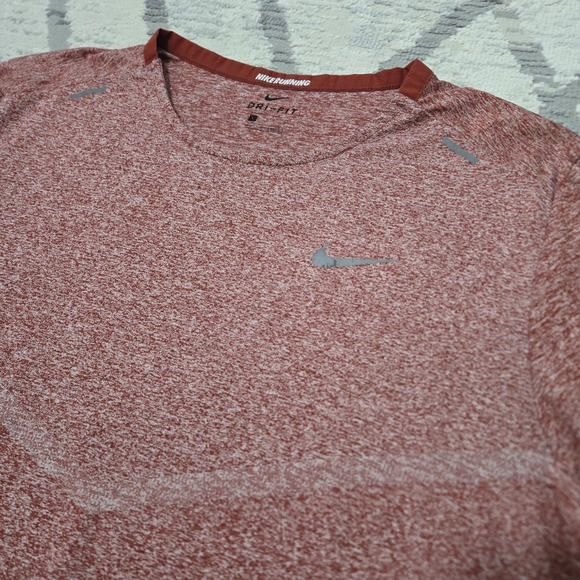 🆕️3/$30🌈Nike Running T-Shirt - Picture 2 of 5